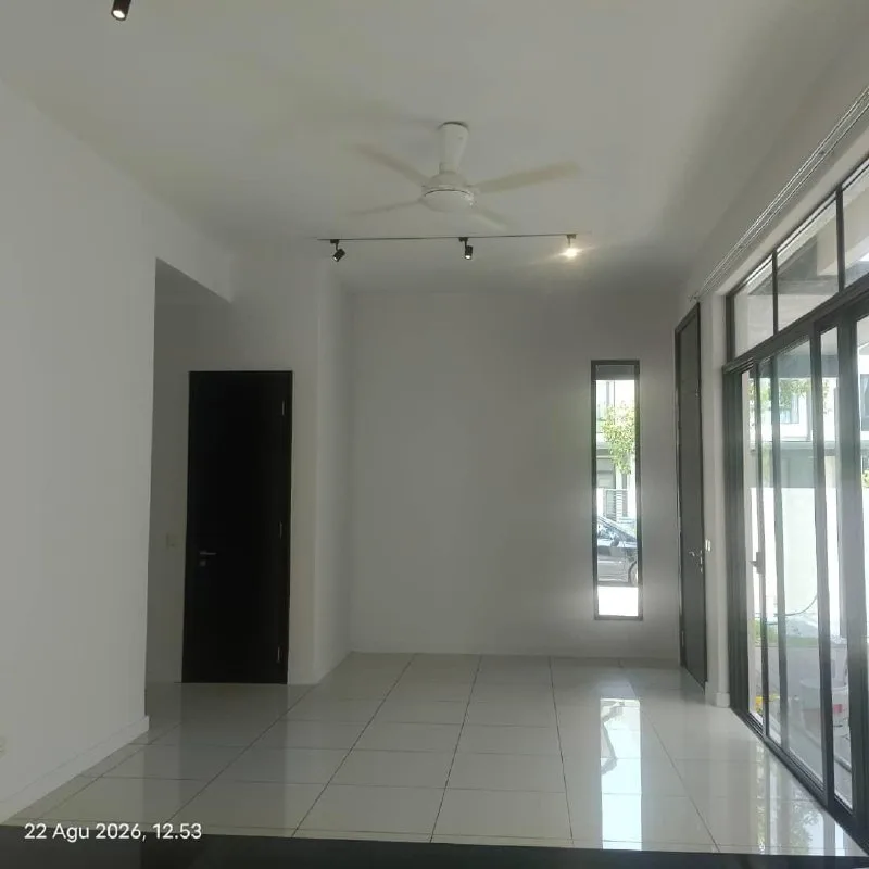 Avira Medini · Refurbished Terrace