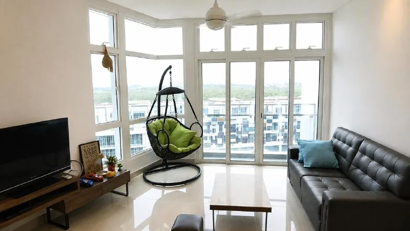 1Medini · Pool View