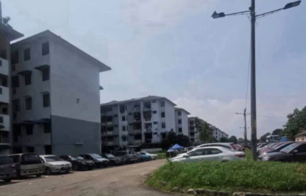 JOHOR BAHRU BANDAR BARU UDA JALAN SUSUR BARLI FLAT