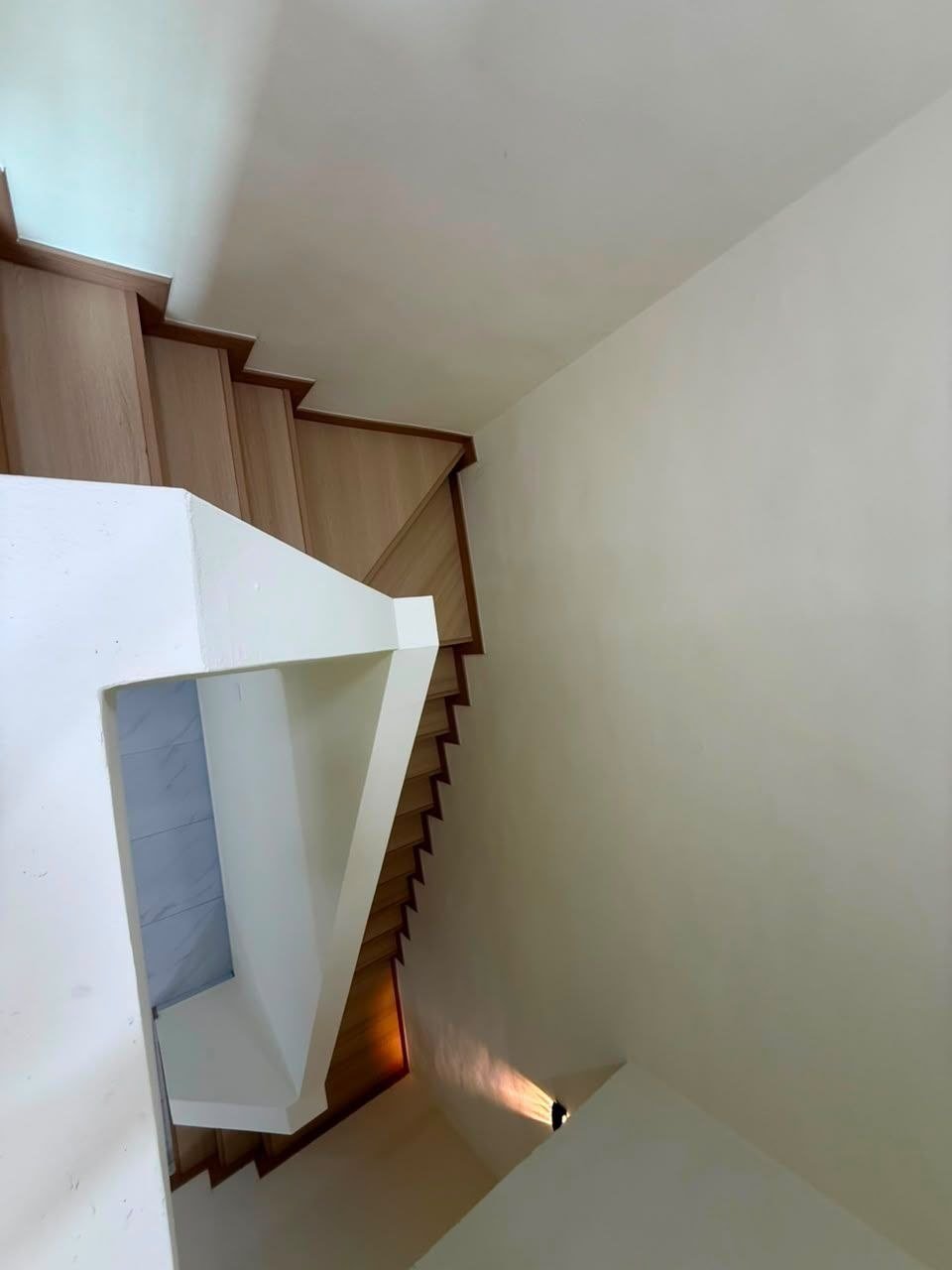 Pulai Indah全新装修美美双层排楼