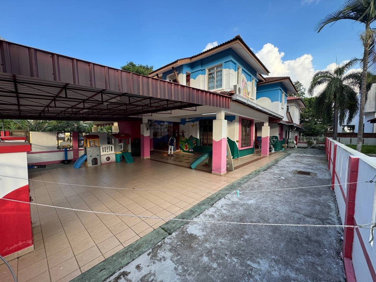 Bukit Indah 稀有双层 Semi-D 出售 目前经营幼儿园中,买家可选择继续经营,或改为自住,一屋两种用途