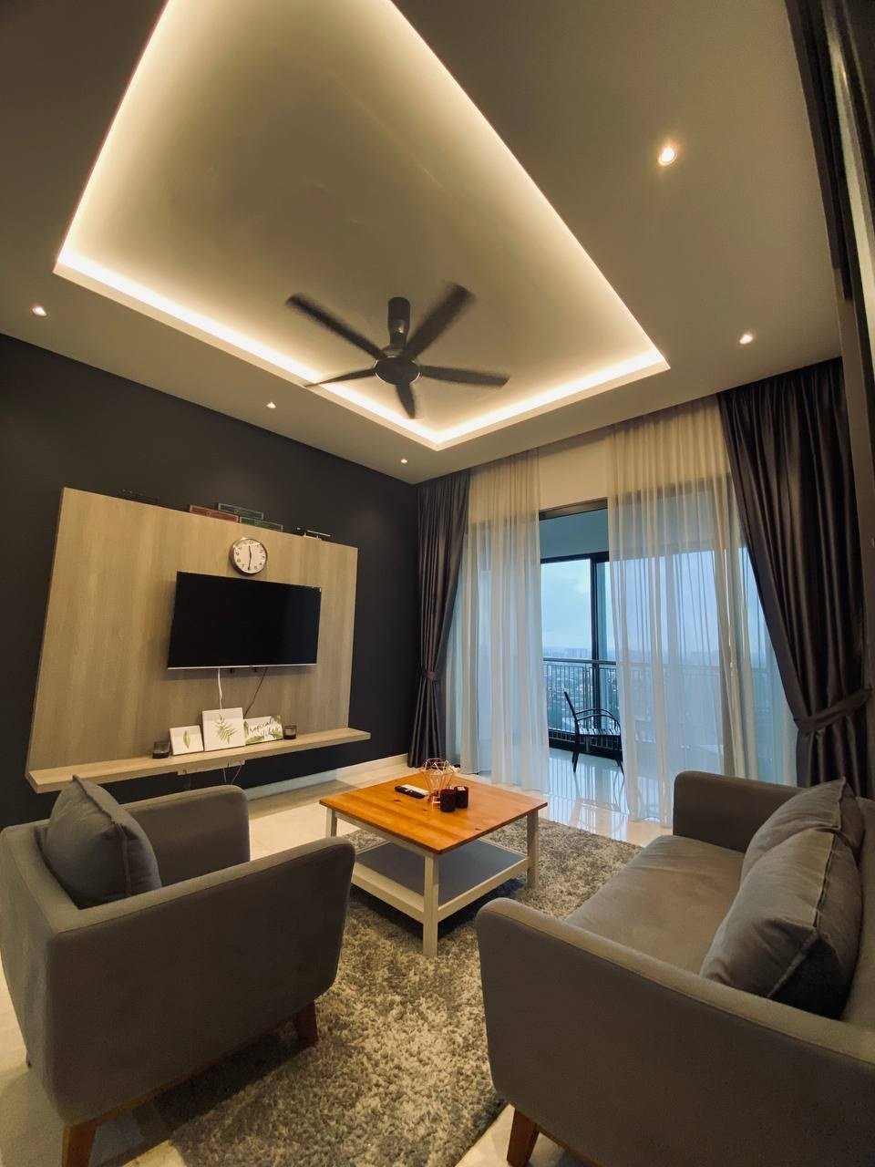 Ultra-Luxury Residence Iconic Landmark Living