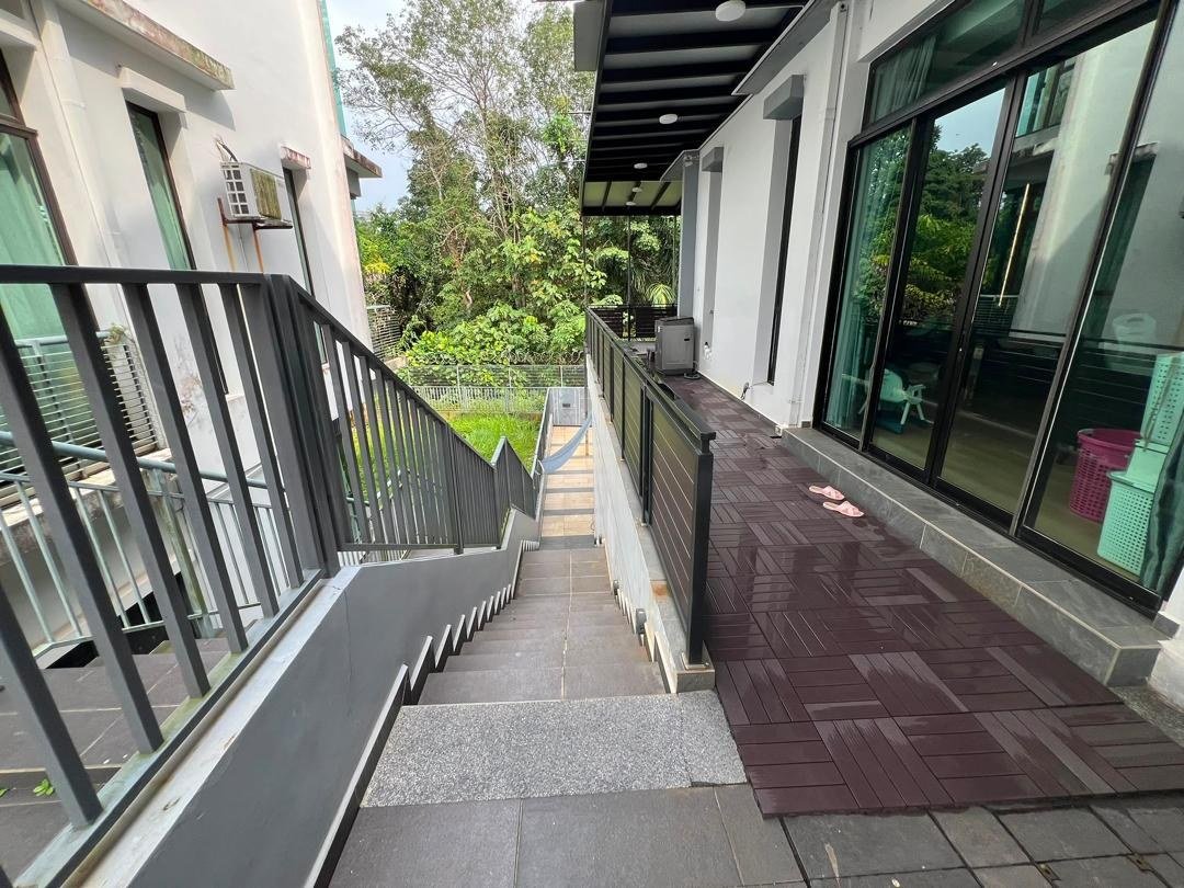 Horizon Hills Golf East 3 Storey Semi-D with Golf View