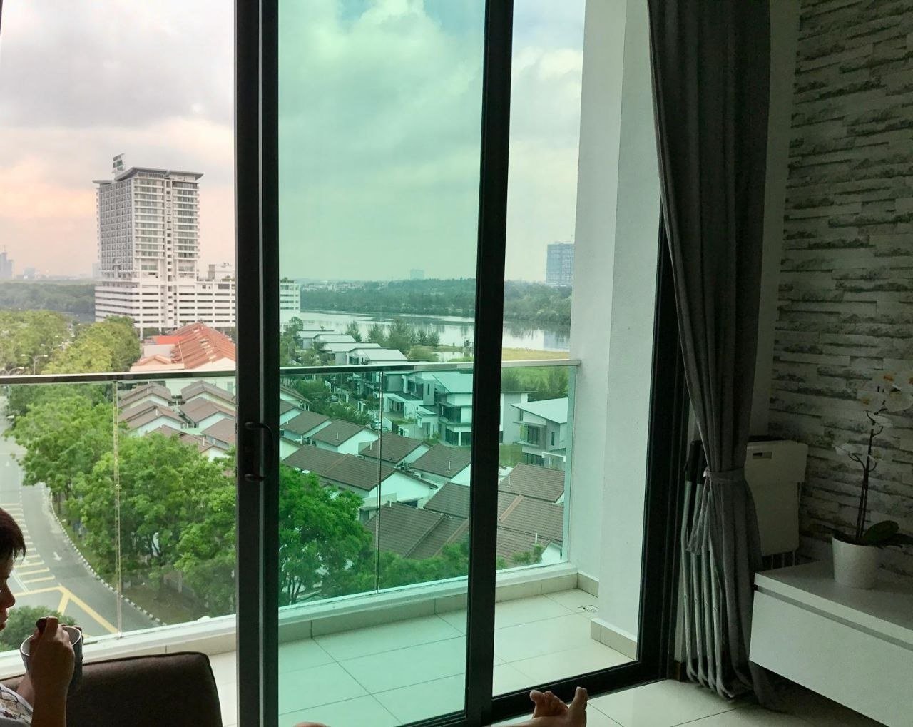 Crescent bay suites @Tmn Bayu Puteri