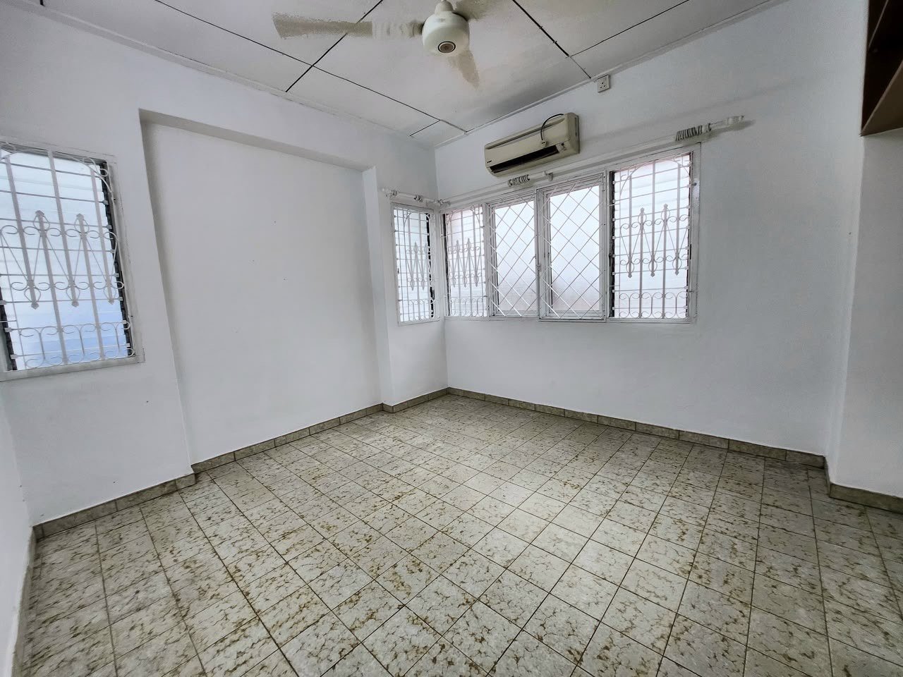 Taman Pelangi Double Storey Semi-D