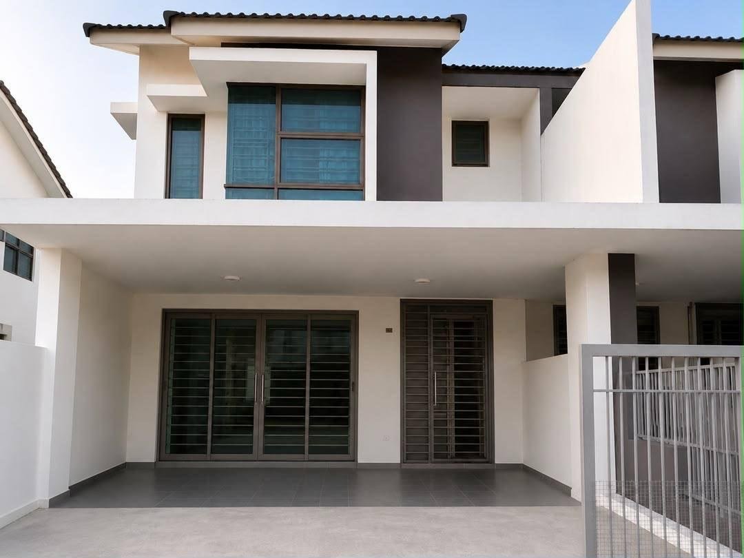 Bandar Tiram Double-Storey End Lot