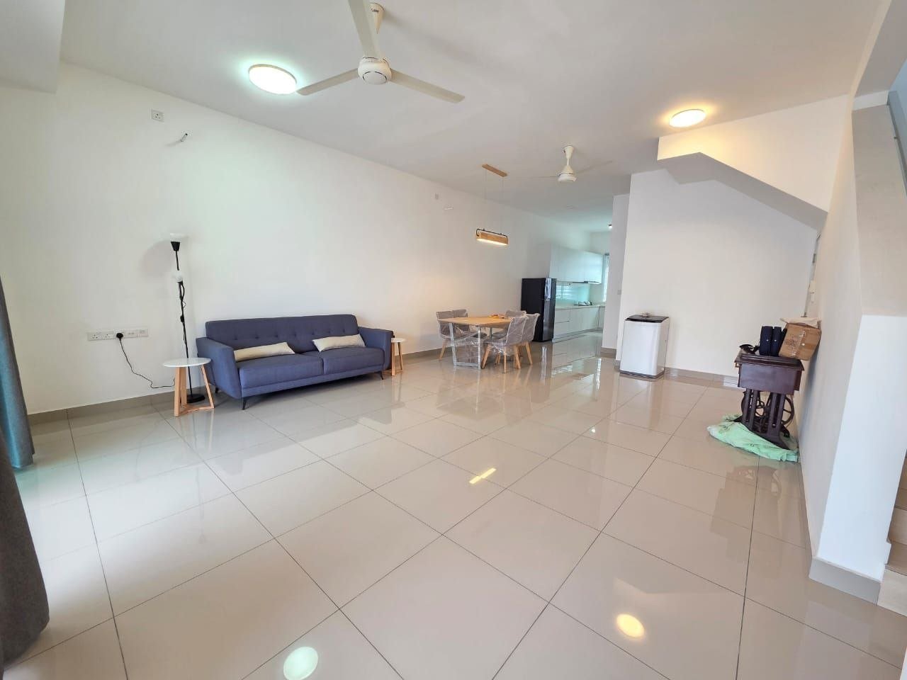 Aspira Lakehome 双层排屋 新路已经开通现在去castom只要8分钟就到 天然湖景就在Taman里面